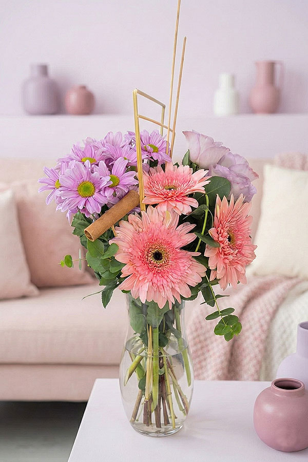Pastel Sanat Pembe Gerbera ve Lila Krizantem Aranjmanı